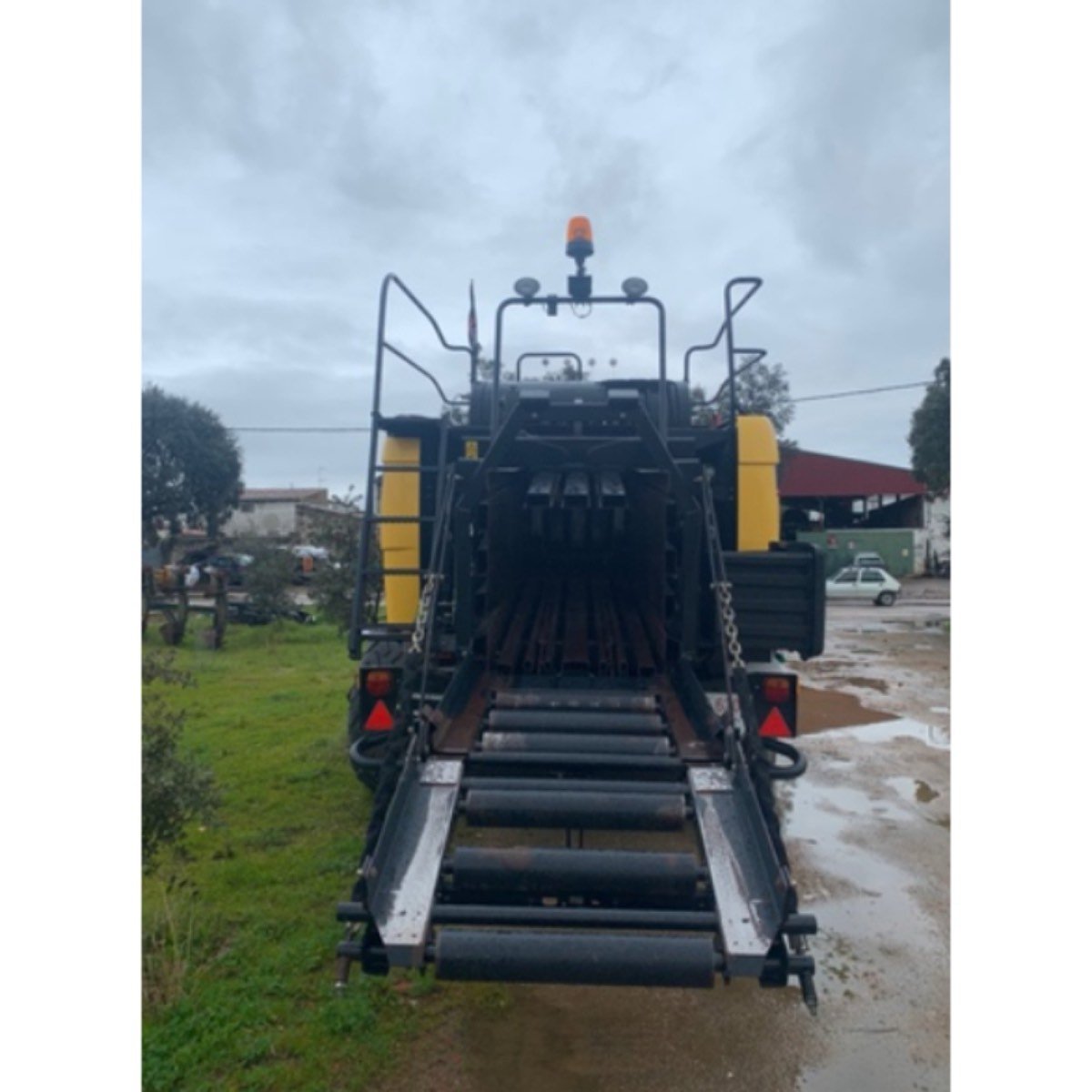 EMPACADORA NEW HOLLAND BB 890 CROPCUTTER