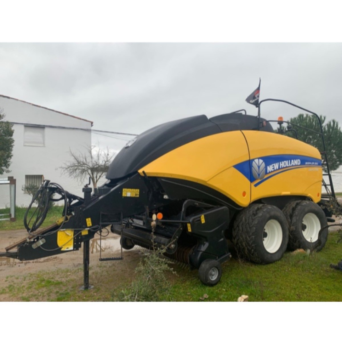EMPACADORA NEW HOLLAND BB 890 CROPCUTTER