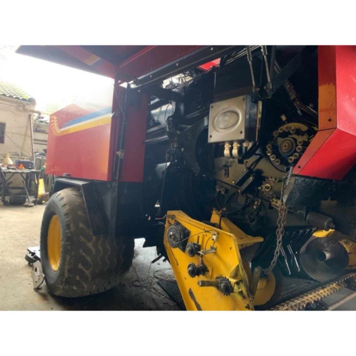 EMPACADORAS NEW HOLLAND Y CASE LBX