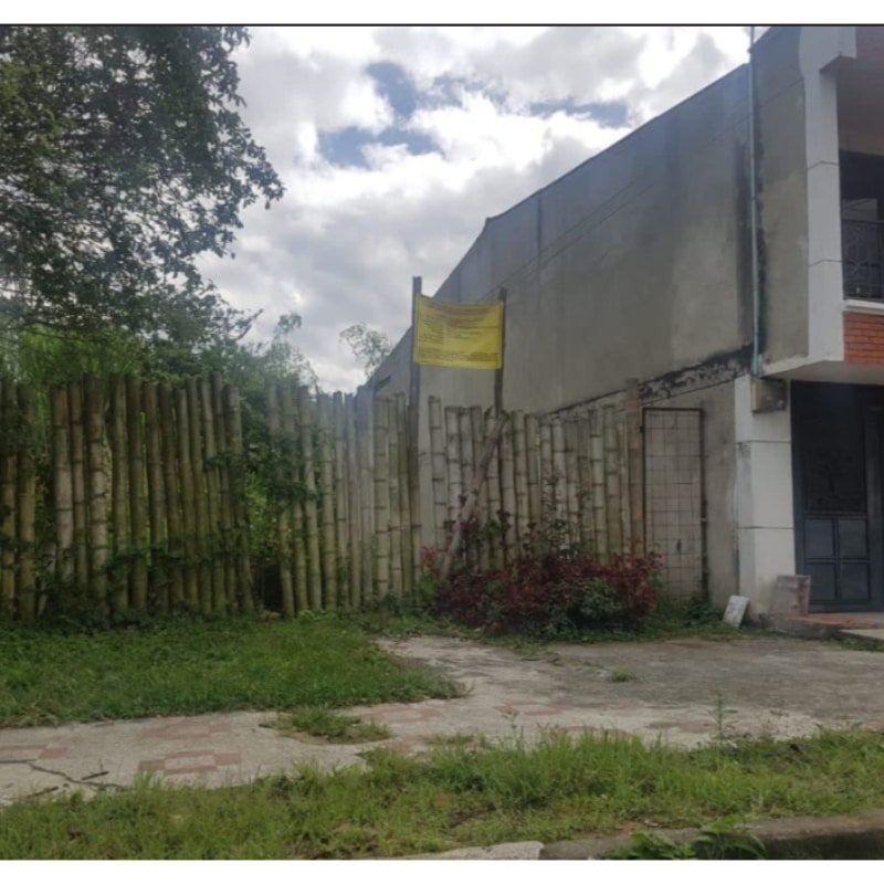 LOTE 330 M2 CON LICENCIA PARA 1570 M2