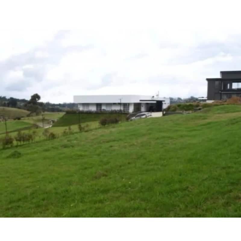 Lote industrial por la paralela a Rionegro, Guarne