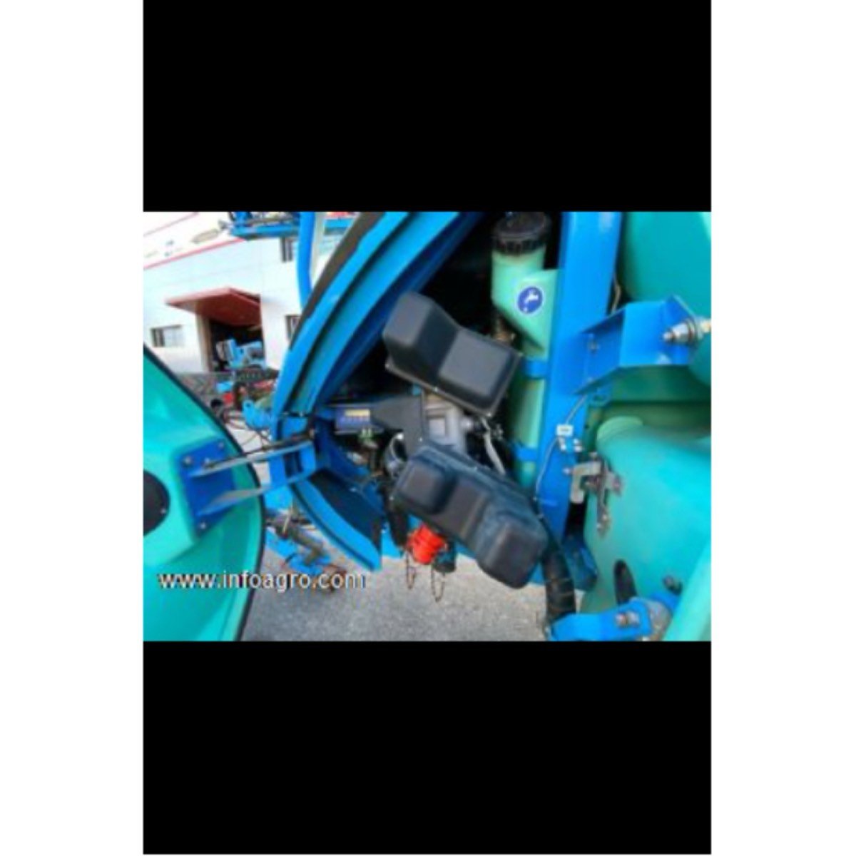 Se vende pulverizador arastrado berthoud