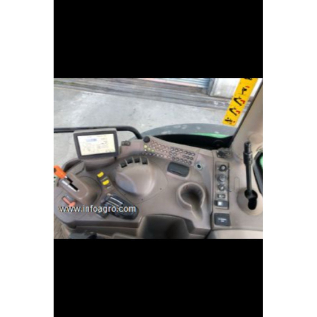 Se vende tractor john deere 6125r año 2014