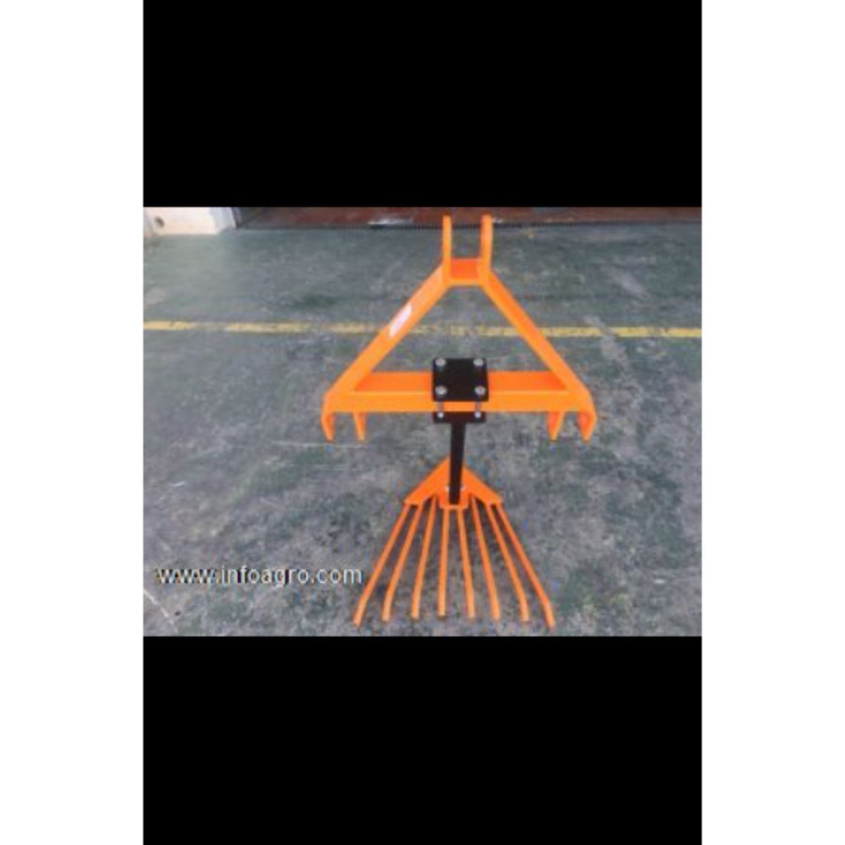 Se vende sacapatatas para mini tractor
