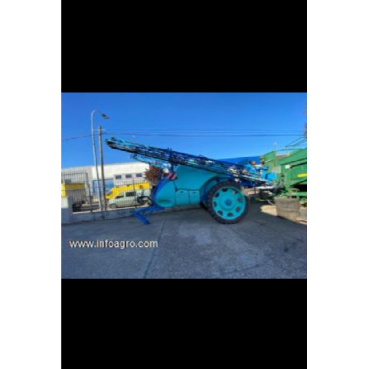 Se vende pulverizador arastrado berthoud