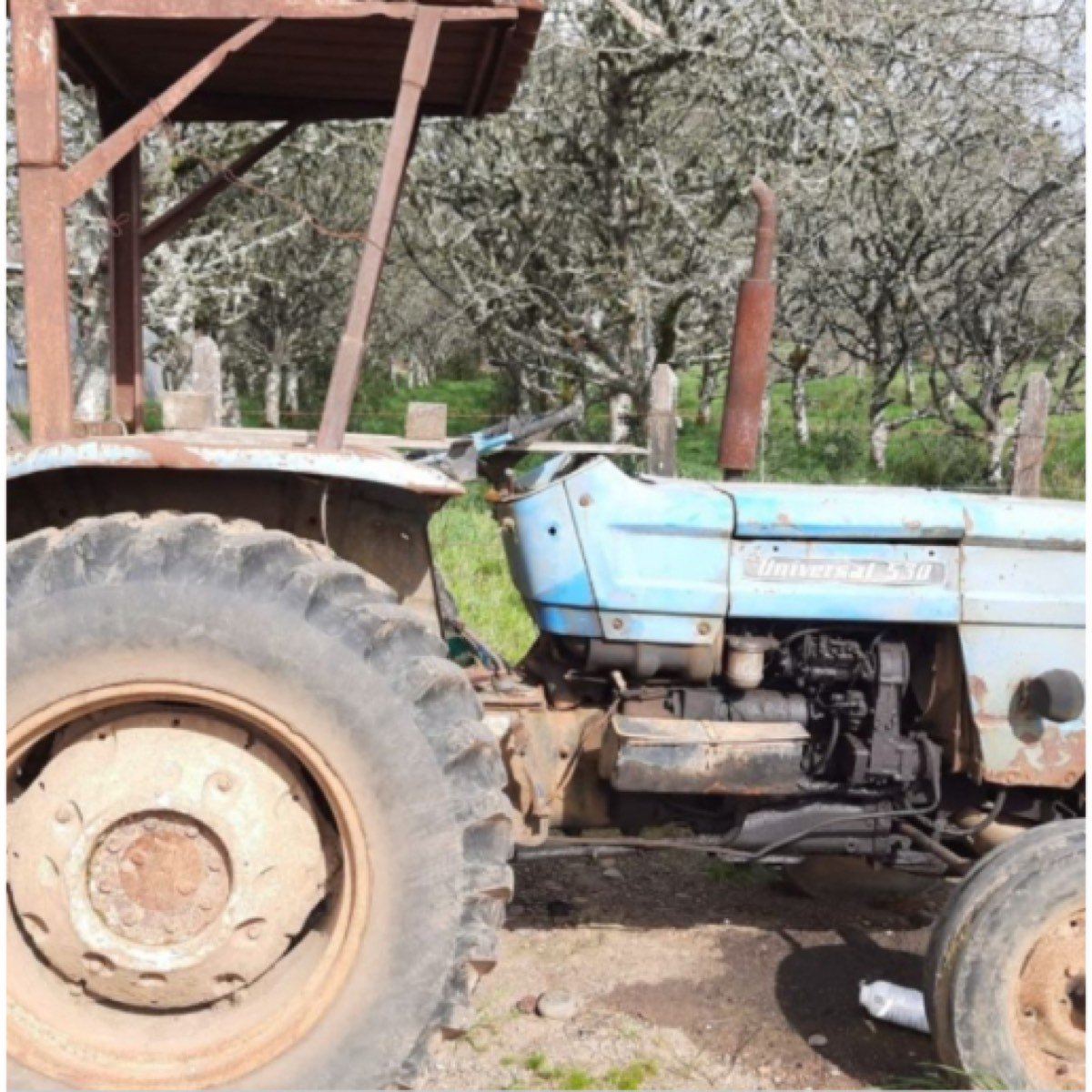 Vendo tractor Universal