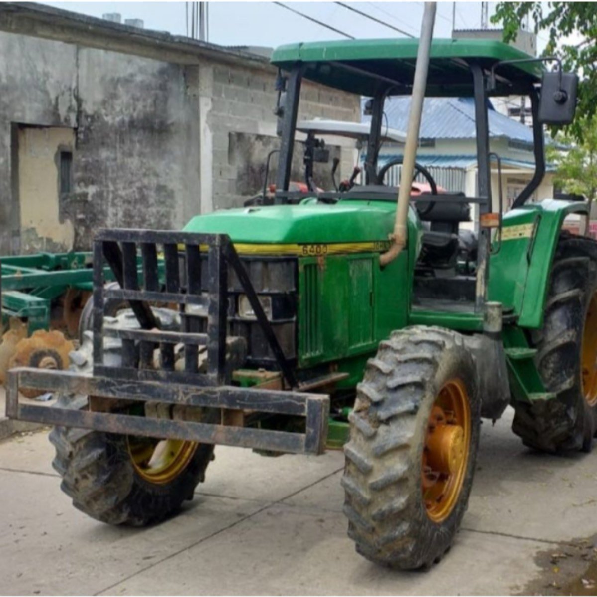Vendo Jhon Deere 6400 Precio Negociable
