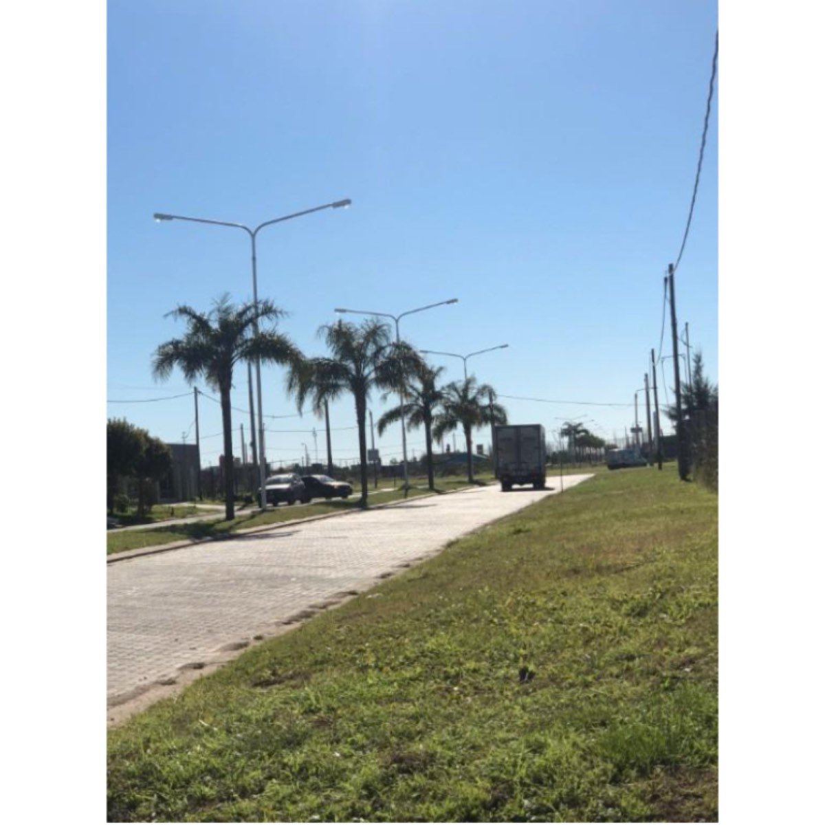 TERRENO SOBRE AVENIDA, ACEQUIAS DEL AIRE - ROLDAN