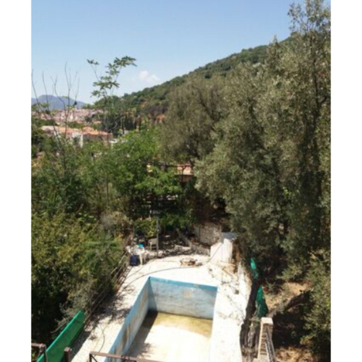 CASA RURAL EN VENTA EN LANJARON