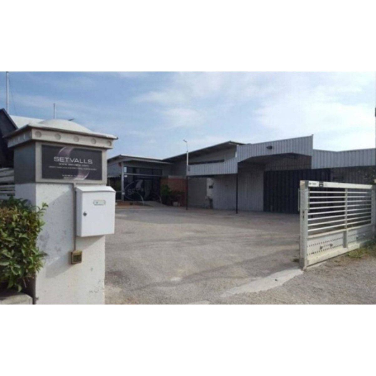 NAVE AISLADA EN VENTA EN CARRERA TERRASSA