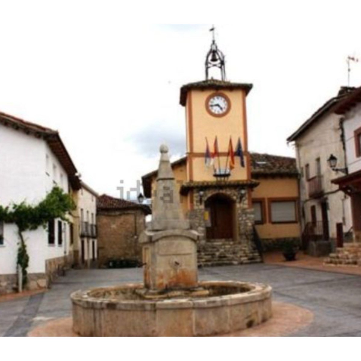 CASA EN ARBANCÓN