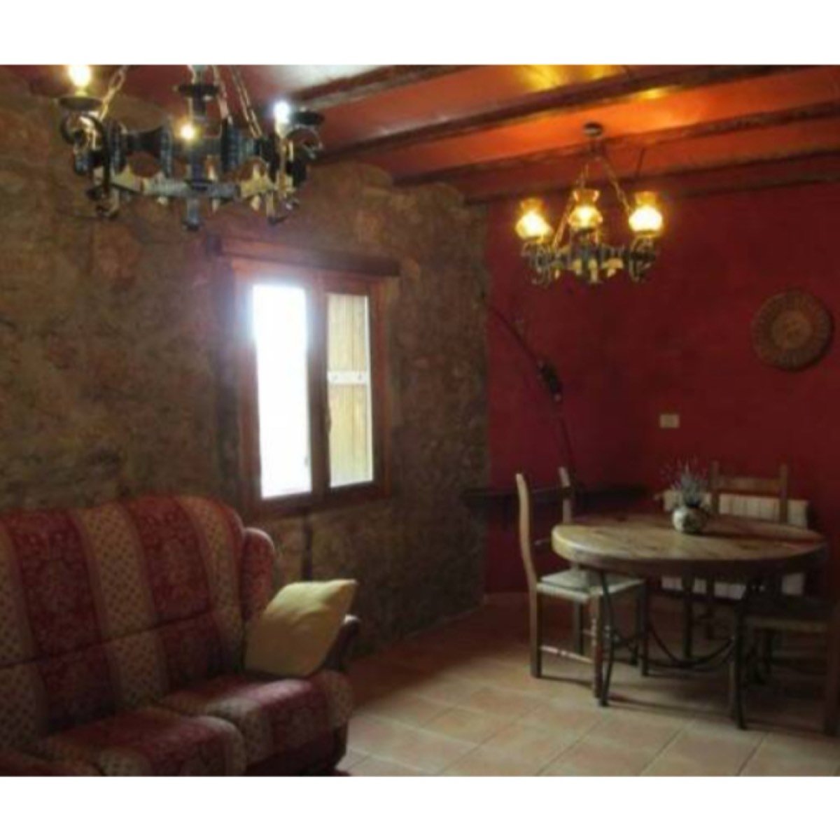 CASA EN LA POBLA DE BENIFASSÀ