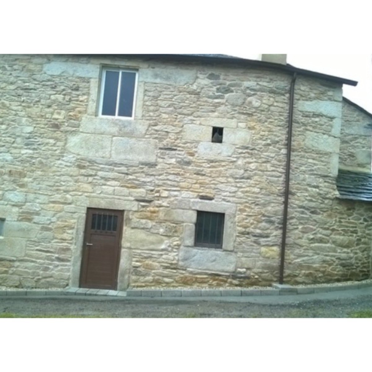 CASA RURAL DE PIEDRA, ALPENDRES Y FINCA