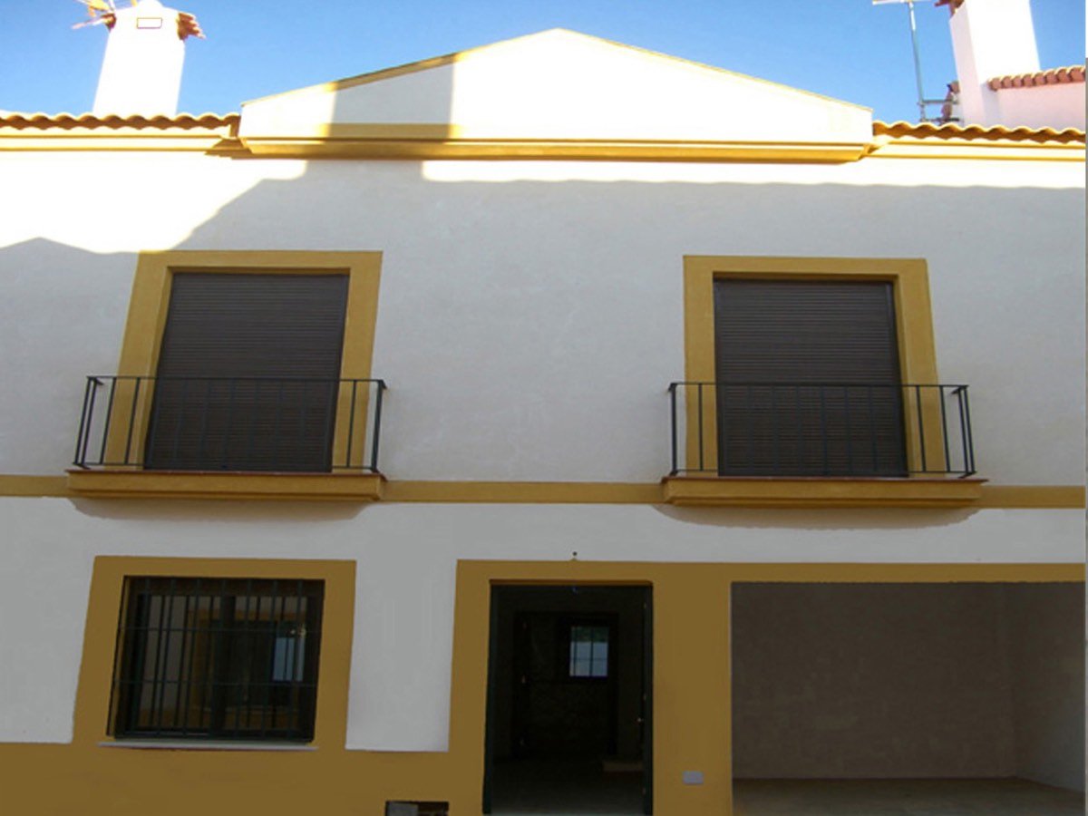 01.- Fachada