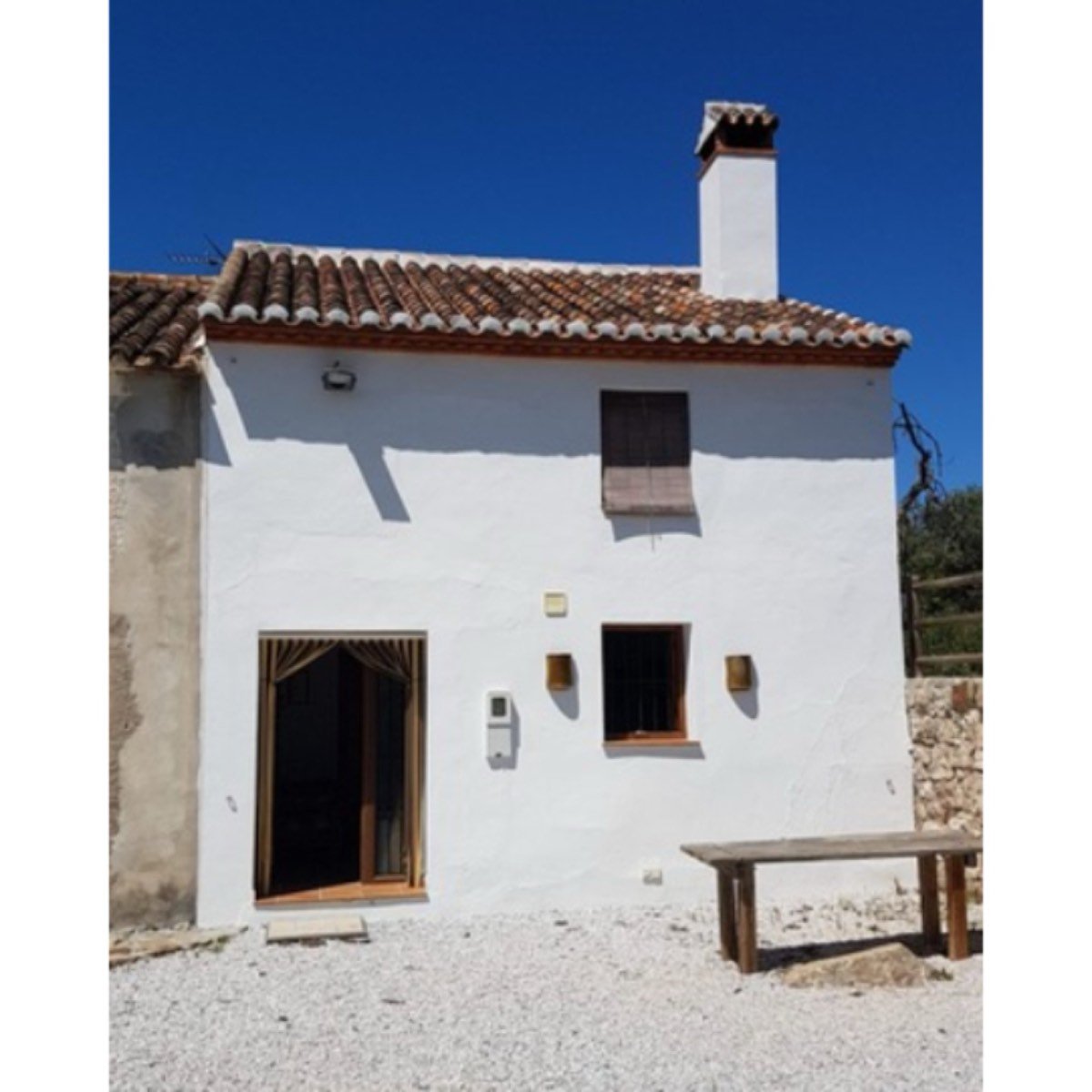 FINCA EN COMARES