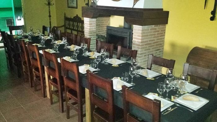 Tapería-Vinoteca-La-Plaza-6
