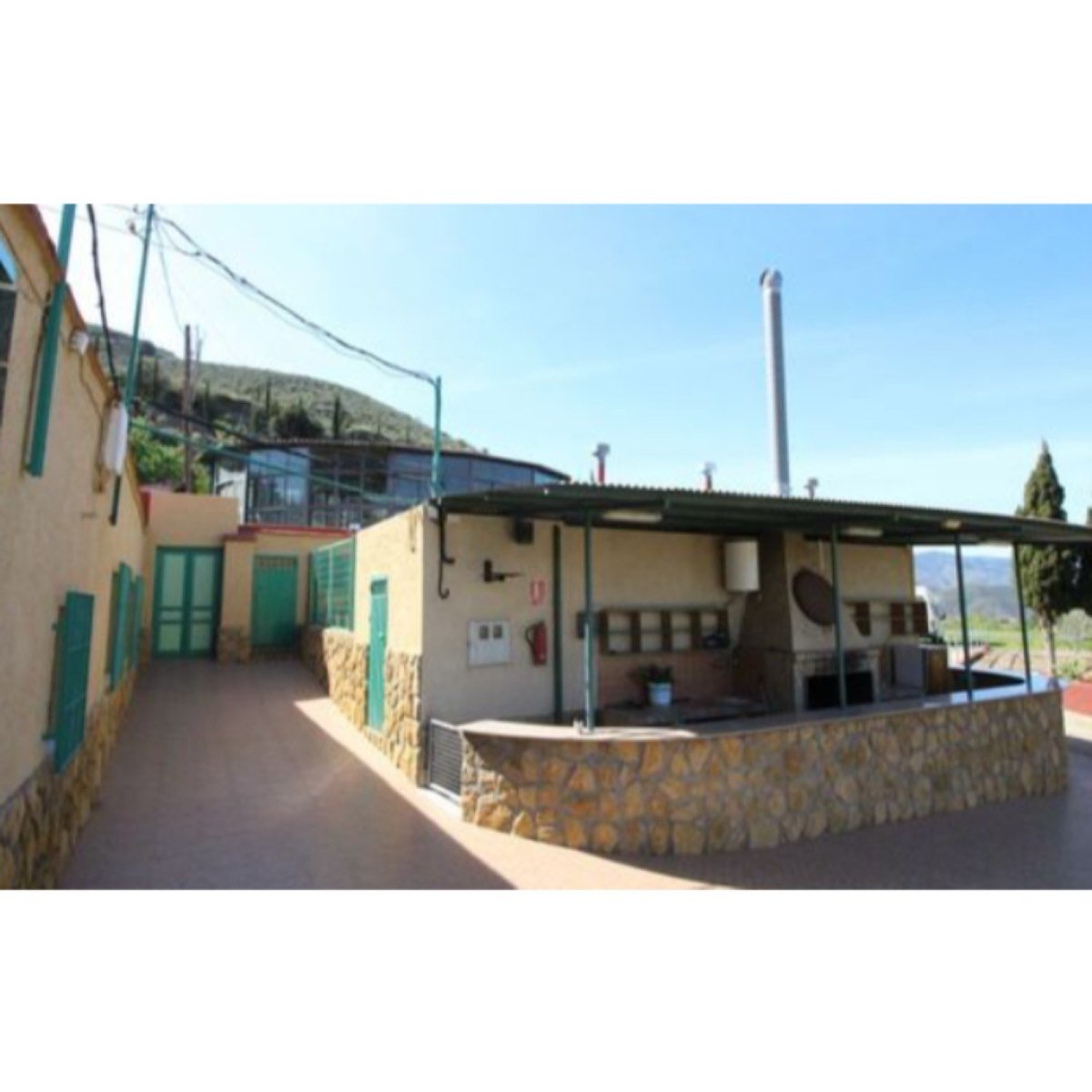 CASA CON TERRENO EN BERJA
