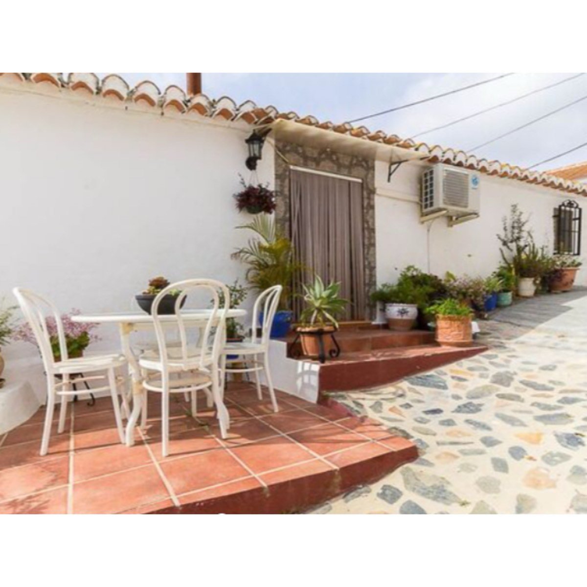 SE VENDE VIVIENDA EN IZNATE
