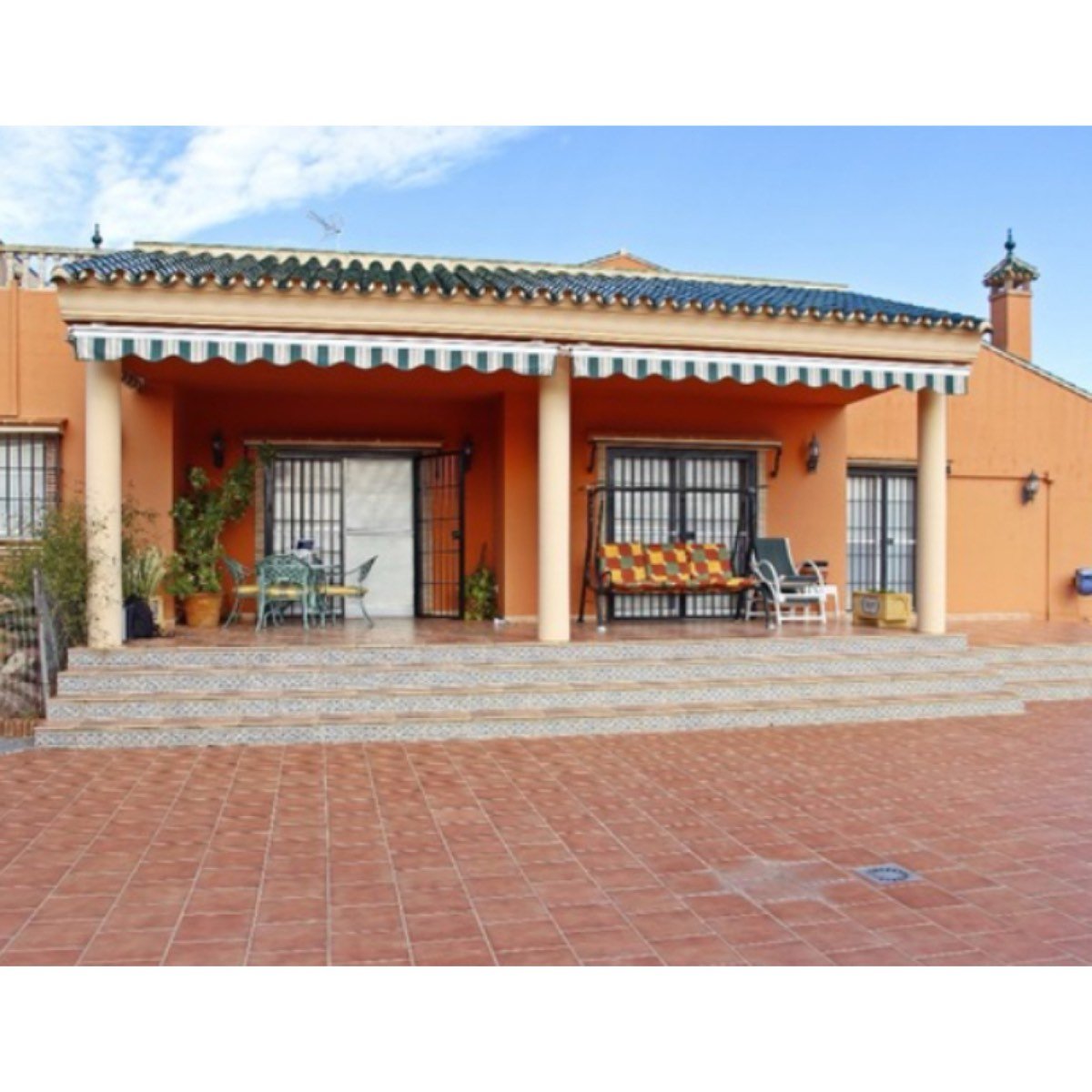 SE VENDE VIVIENDA EN ALMOGÍA