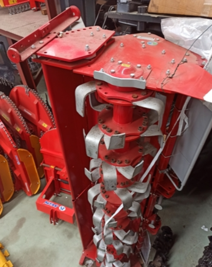 SE VENDE FRESADORA ROTAVATOR HOWARD/KONGSKILDE