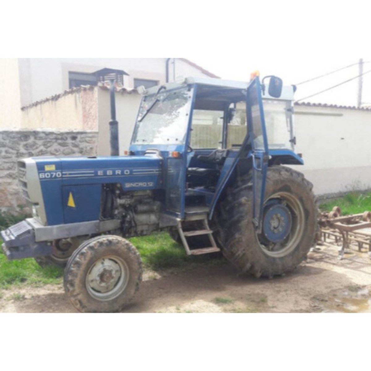 SE VENDE EBRO - 6070 ST(70CV)