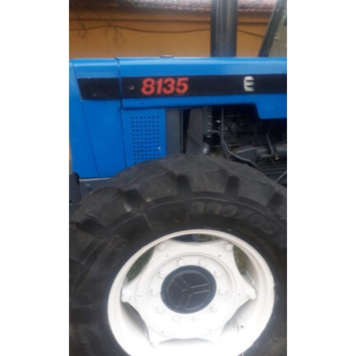 Se vende 8135 EBRO KUBOTA