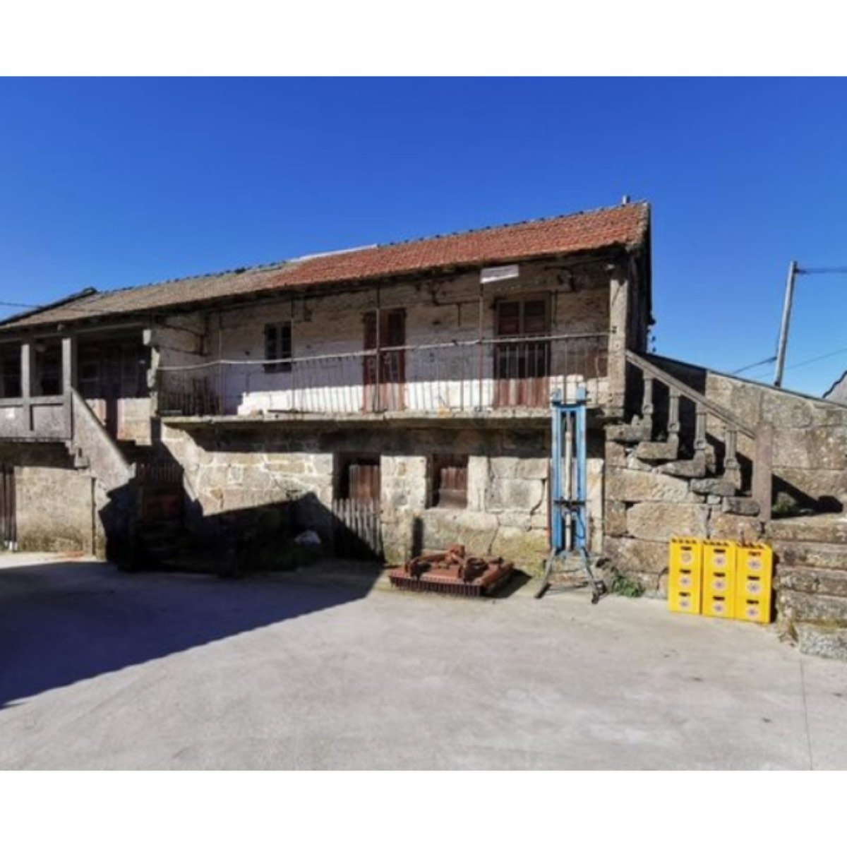 CASA EN VENTA EN CERNEDO - CERNEDO