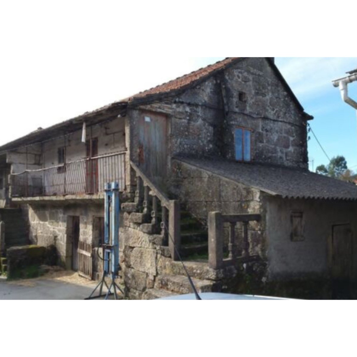 CASA EN VENTA EN CERNEDO - CERNEDO