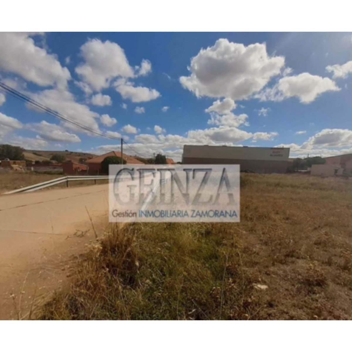 SE VENDE TERRENO EN LA HINIESTA