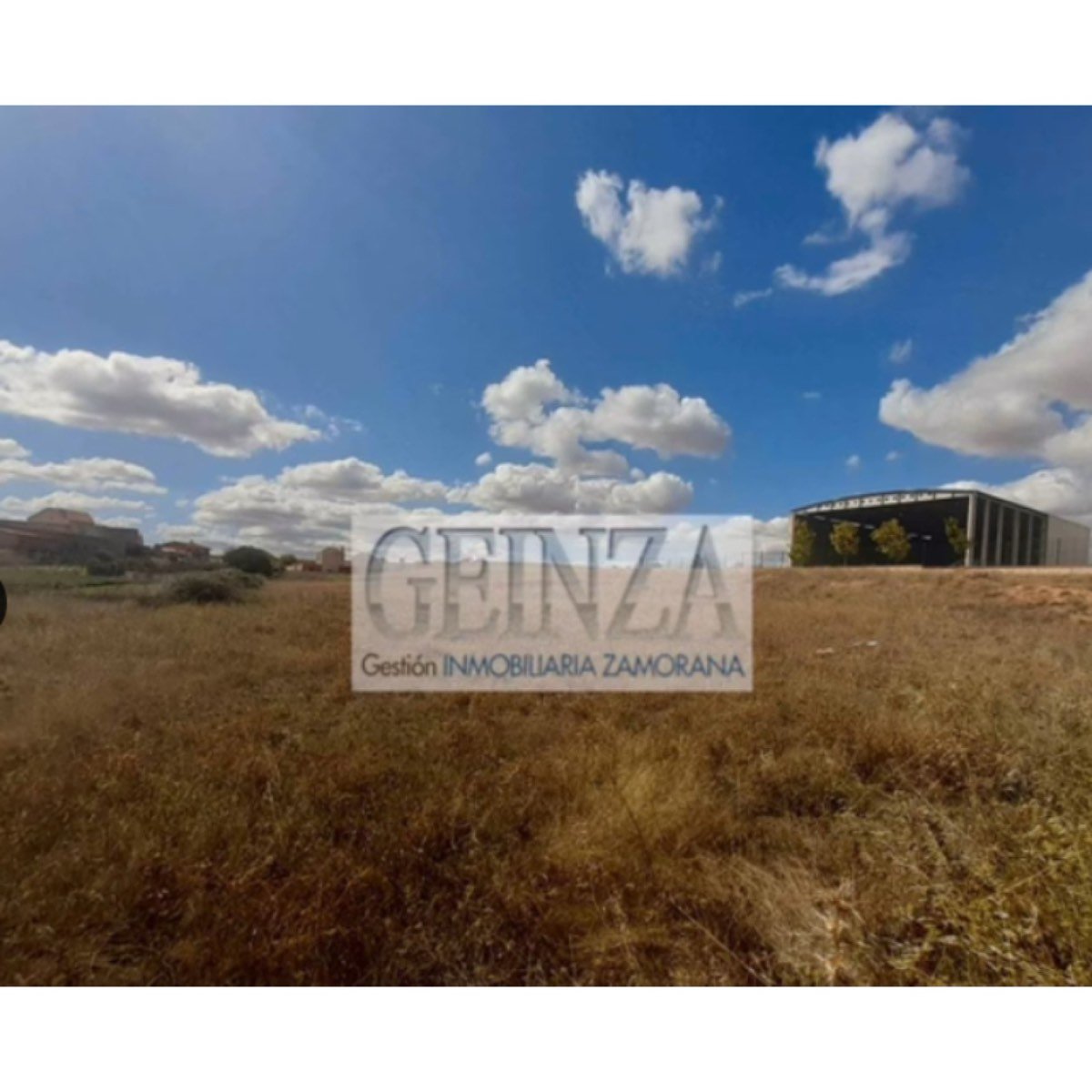 SE VENDE TERRENO EN LA HINIESTA