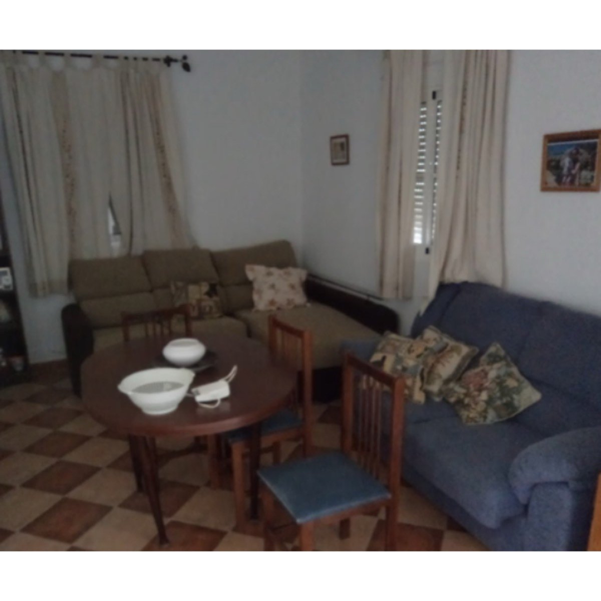 CASA DE CAMPO A UN KILÓMETRO DEL PUEBLO.