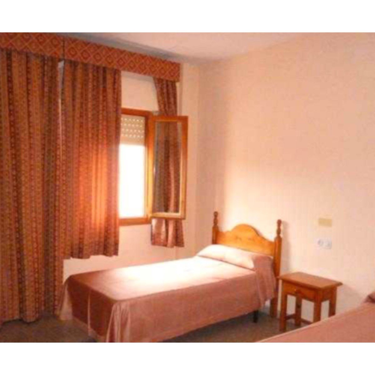 HOTEL RURAL EN HORNOS