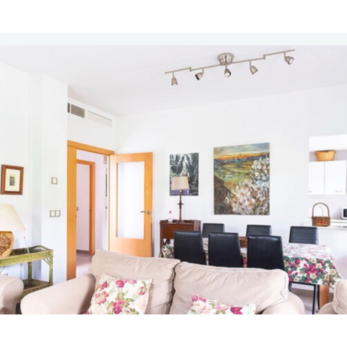 CASA EN VENTA EN SAN NICOLAS TOMILLO 23