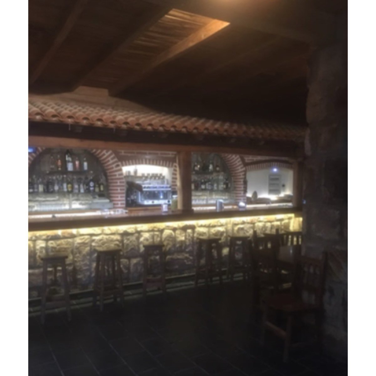 CAMARERA PARA BAR / POSADA RURAL