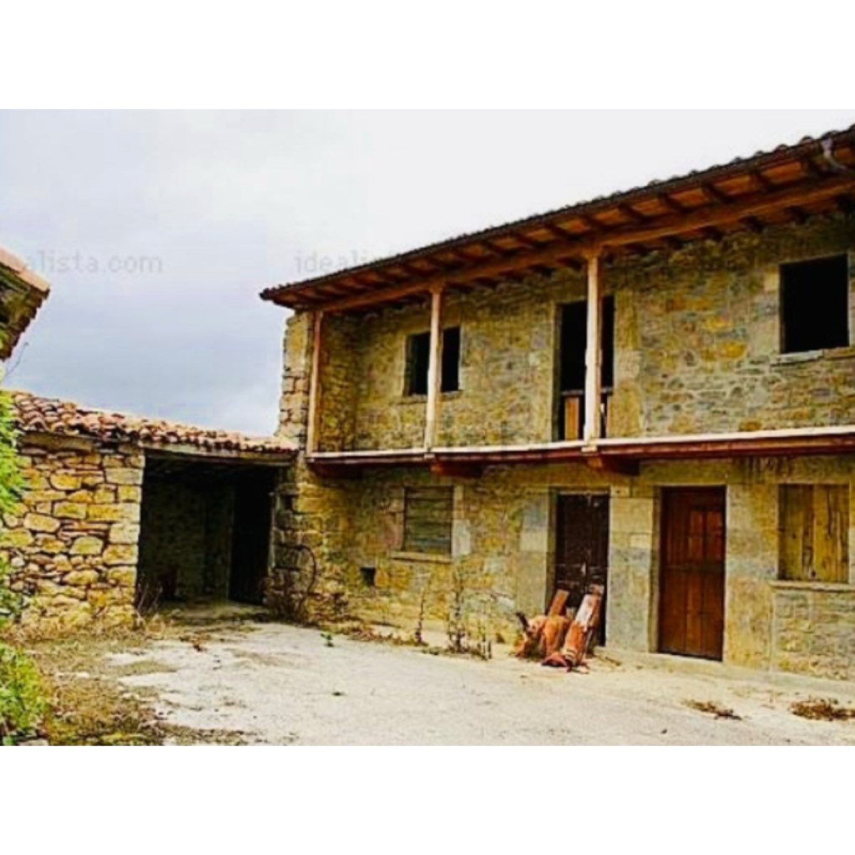 CASA CON TERRENO