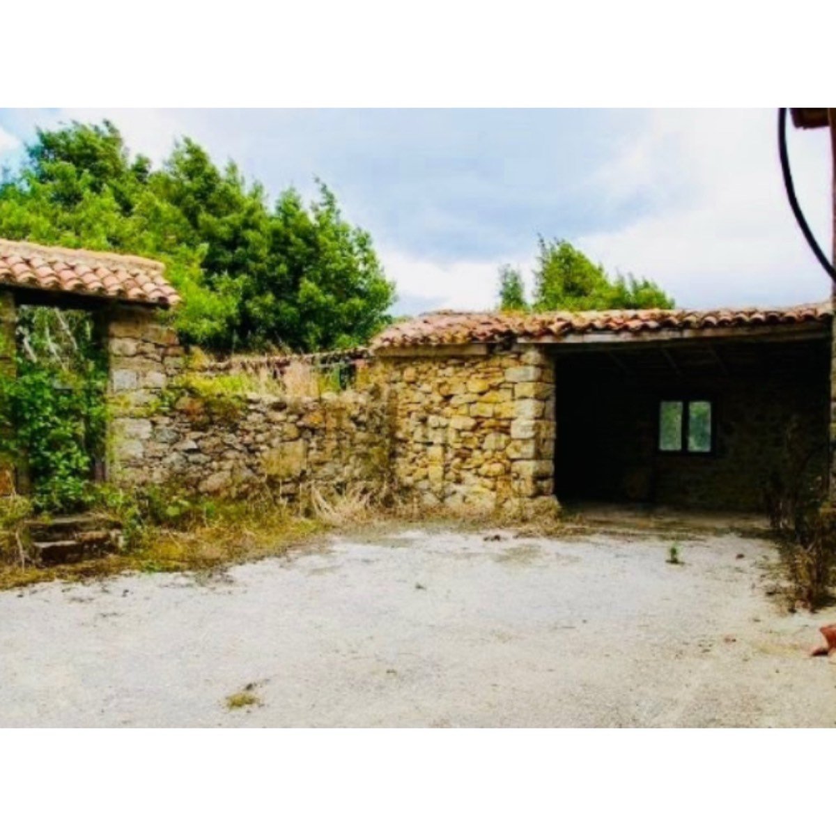 SE VENDE TERRENO EN TUI