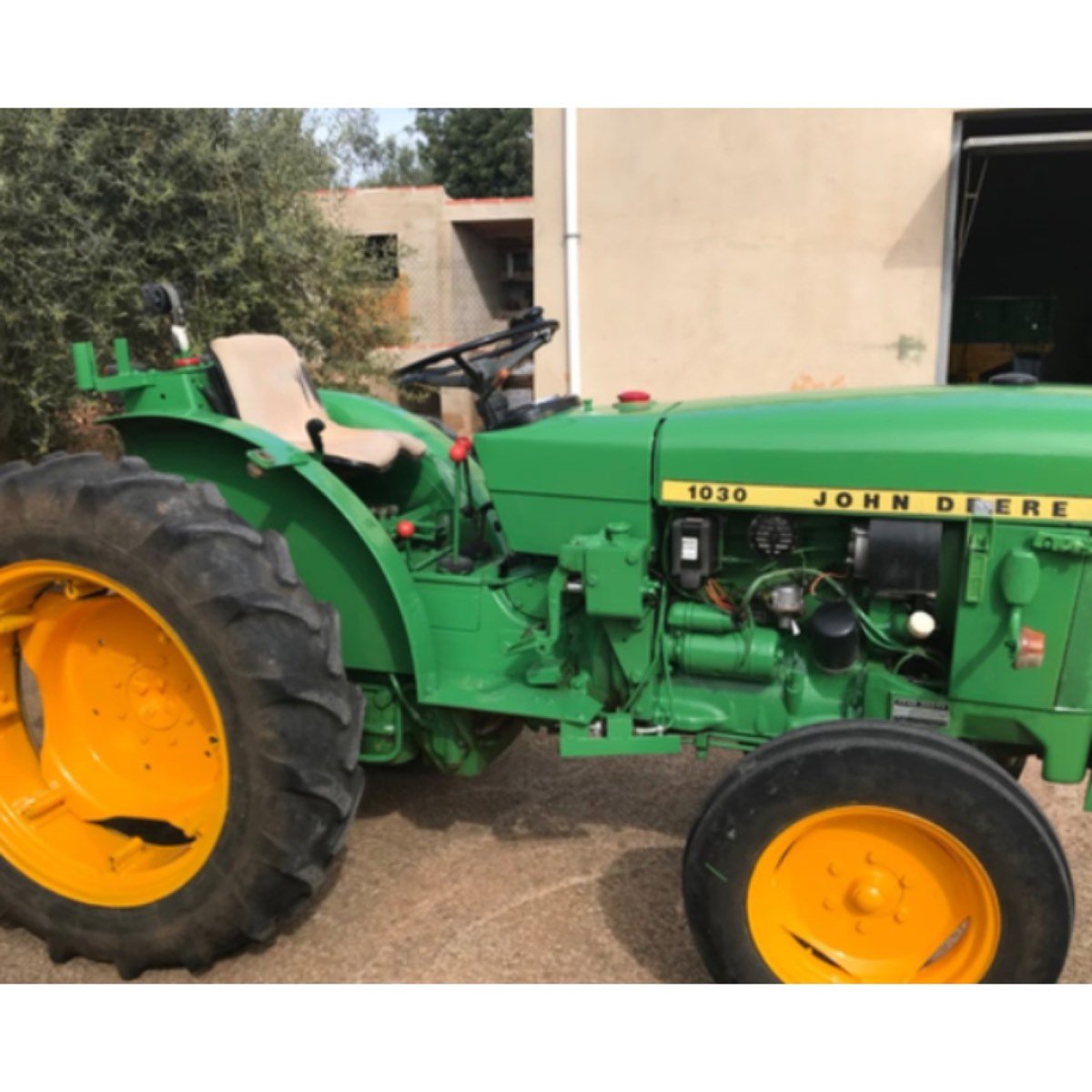 JOHN DEERE - 1030