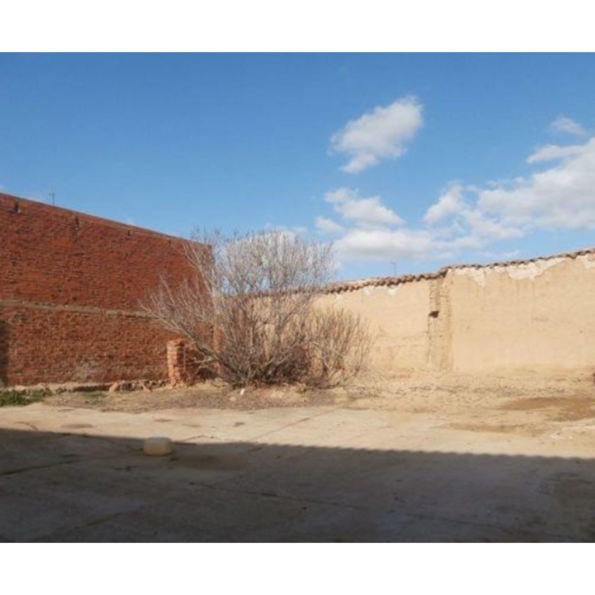 SE VENDE CASA DE PUEBLO PECULIAR- DISTINTA-ZAMORA