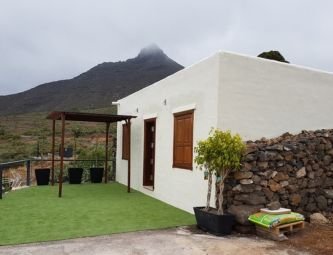 EN VENTA CASA RURAL EN ARONA, 4 DORM. - ARONA
