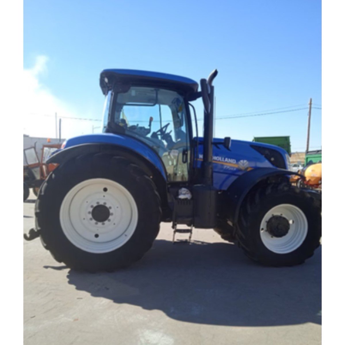 VENDO NEW HOLLAND - T7 215 S
