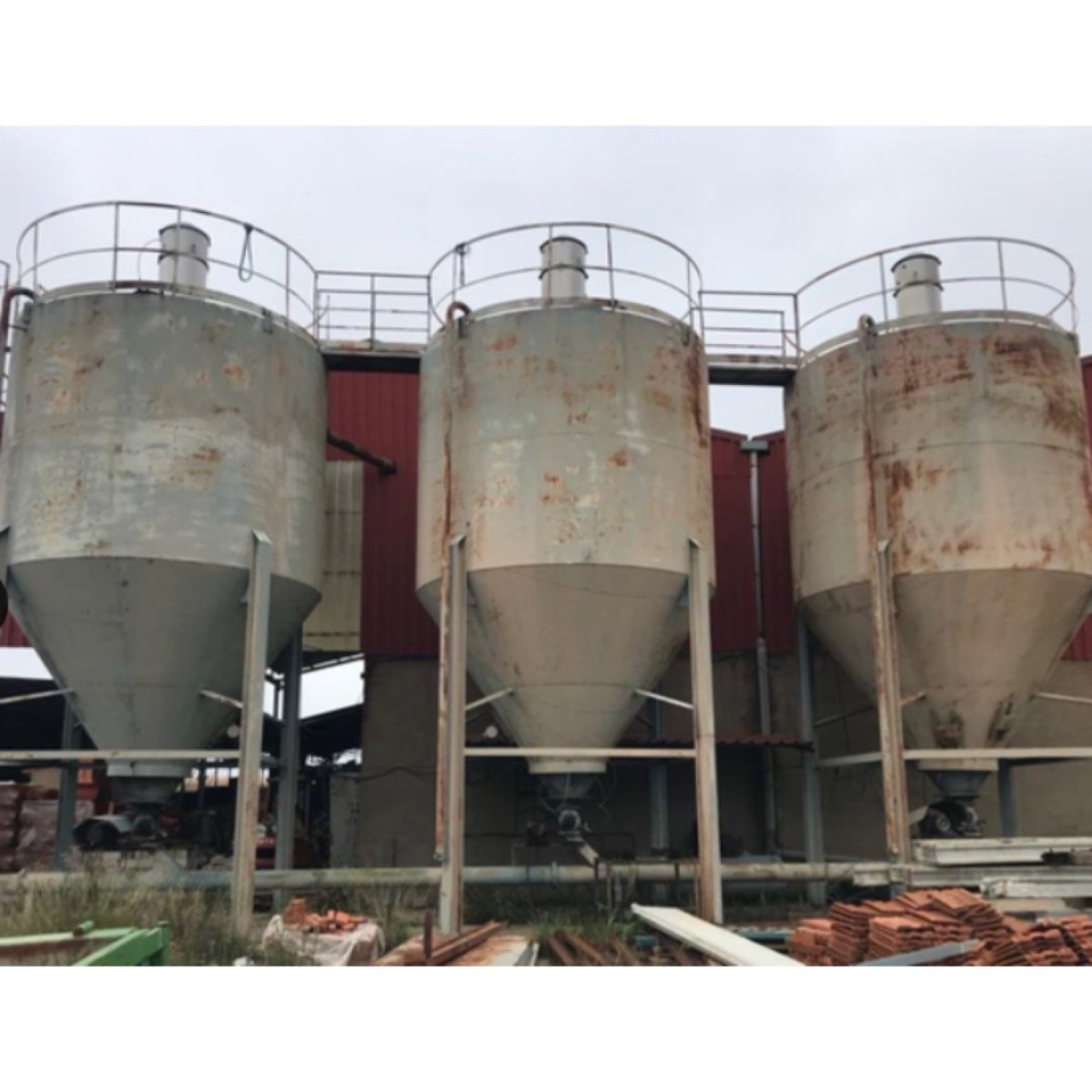 SILOS DE 50M3 Y 30000KG A LA VENTA