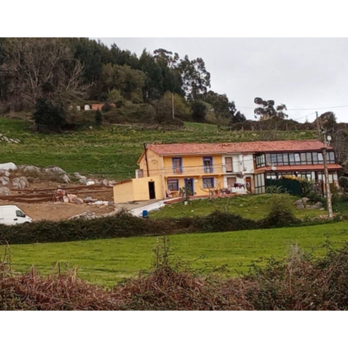 SE VENDE CASA EN BARRIO - CASTILLO