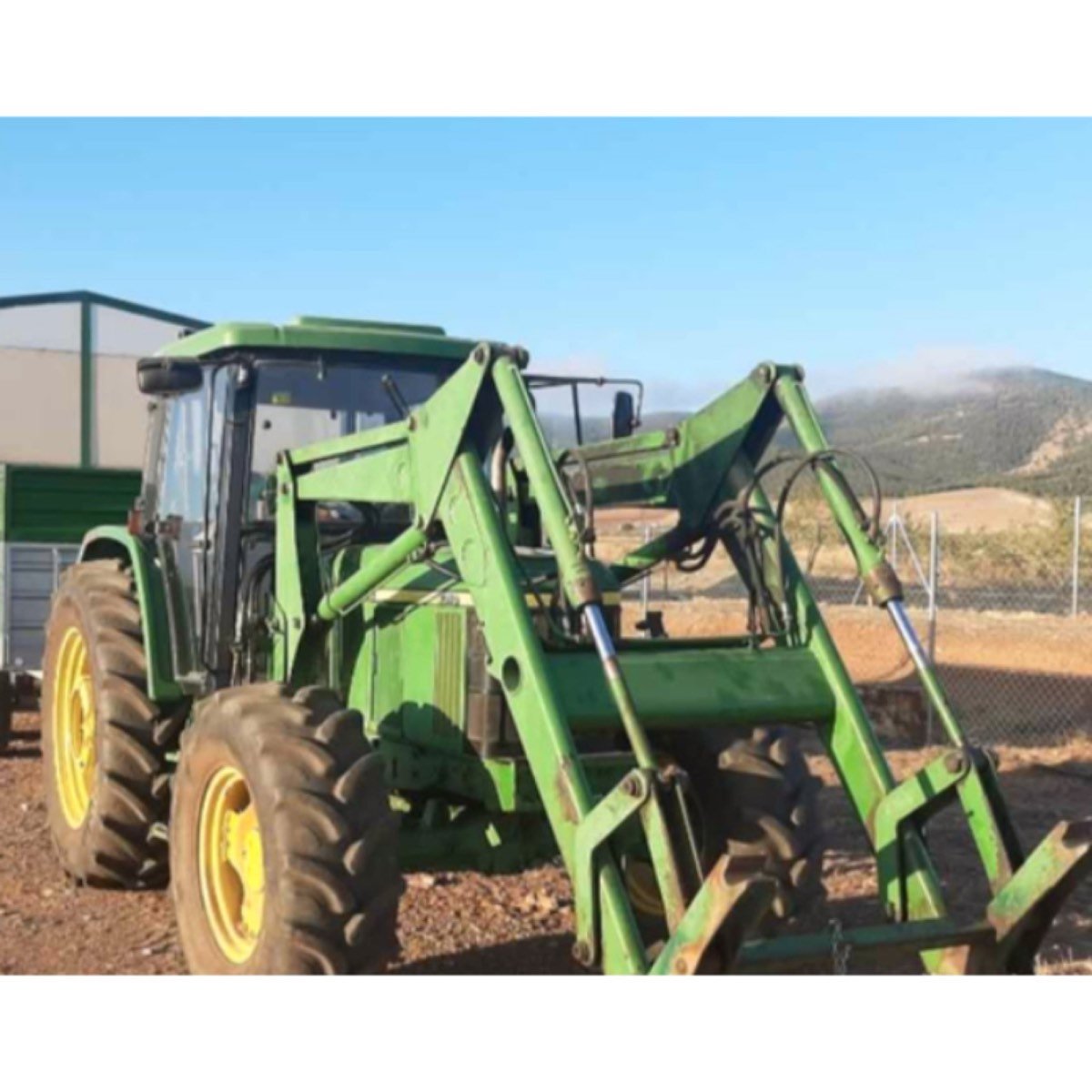 SE VENDE TRACTOR JOHN DEERE