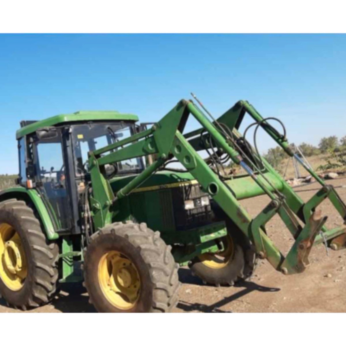 SE VENDE TRACTOR JOHN DEERE