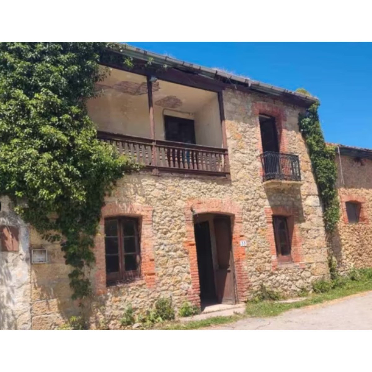 VIVIENDA A LA VENTA EN LA COGOLLA - PANDO 33